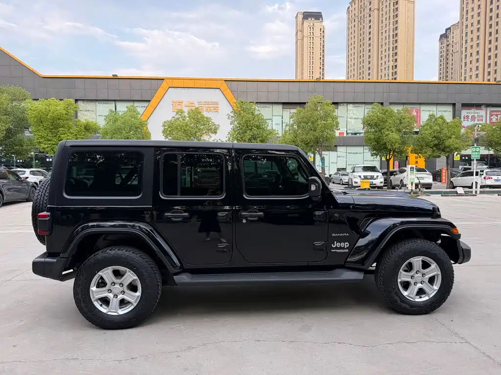 Wrangler 2.0 T Sahara 4-door