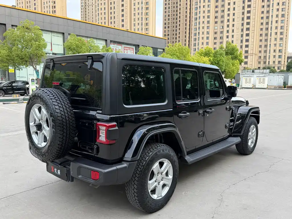 Wrangler 2.0 T Sahara 4-door