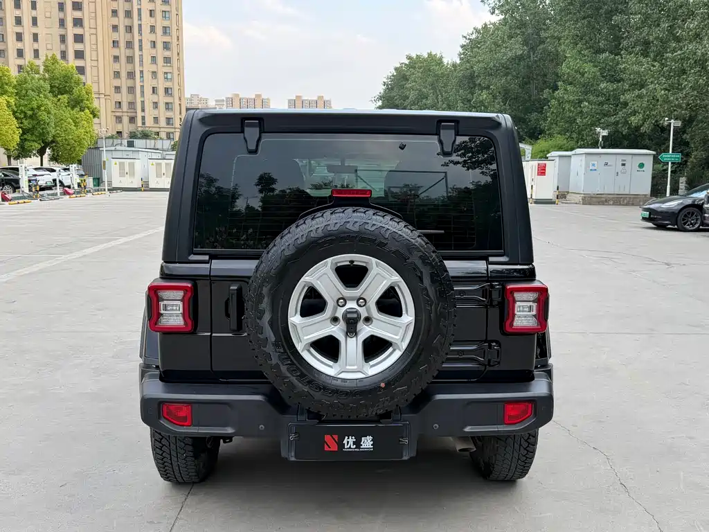 Wrangler 2.0 T Sahara 4-door