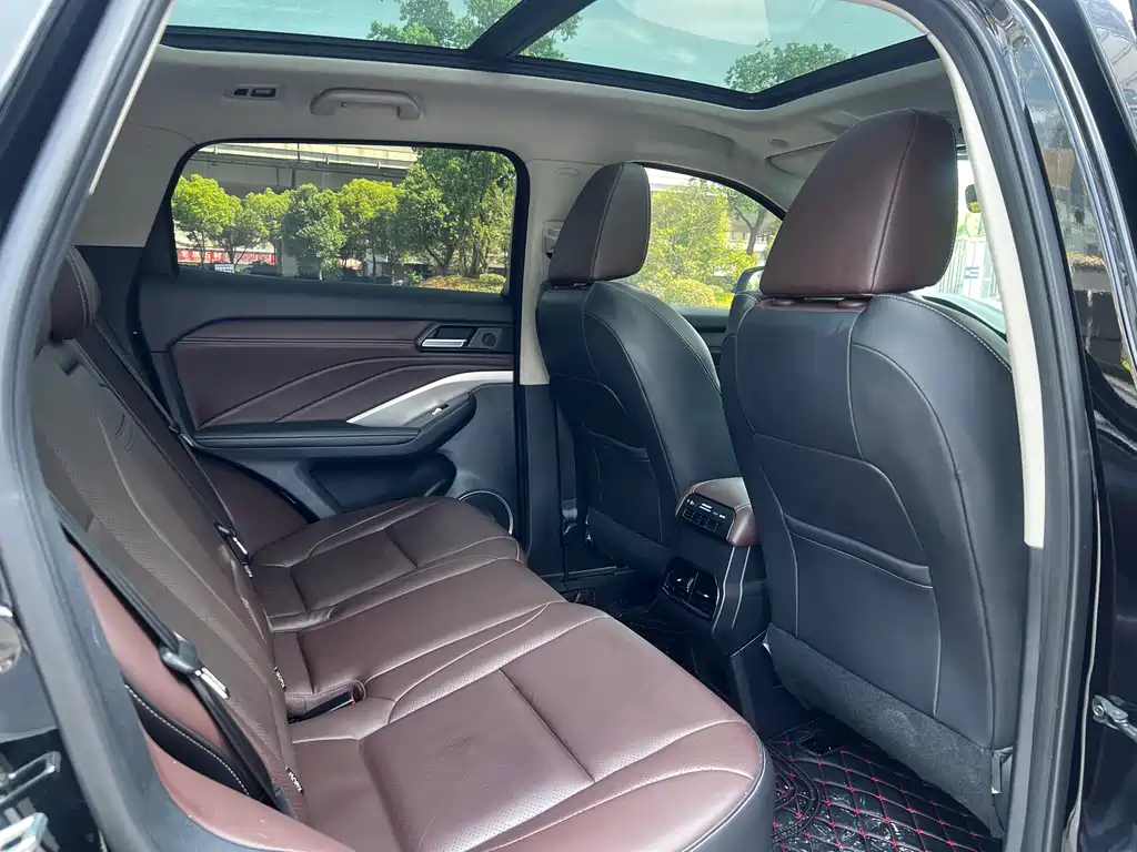 WEY VV6 2.0 T 2 WD Smart Enjoyment +