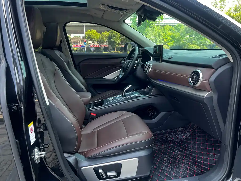 WEY VV6 2.0 T 2 WD Smart Enjoyment +