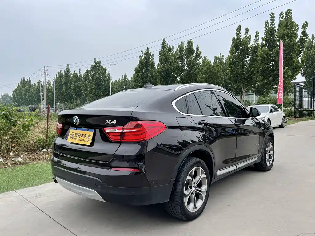 BMW X4 xDrive20 i X Design Package