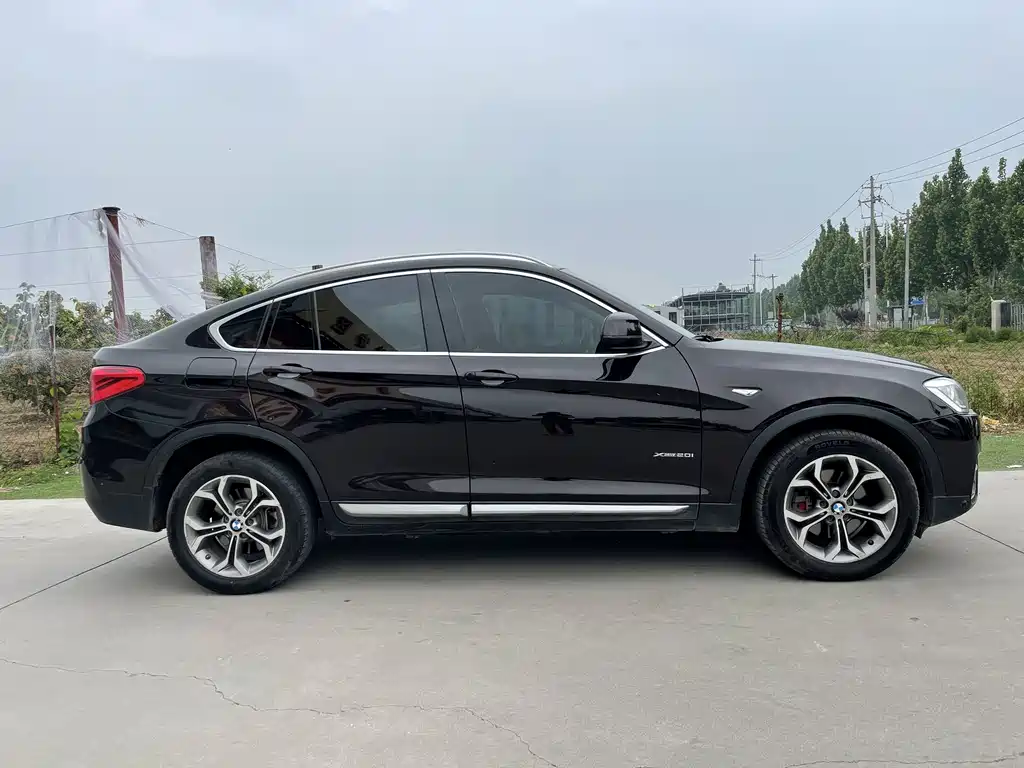 BMW X4 xDrive20 i X Design Package