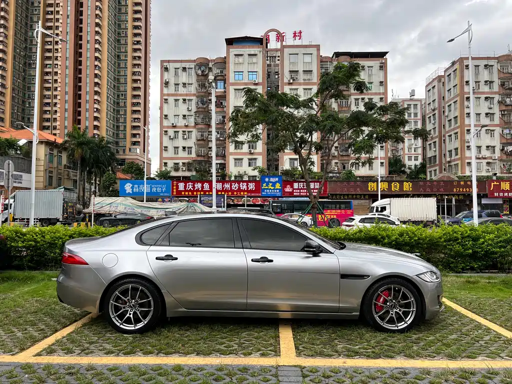 Jaguar XFL XFL 2.0 T 250 PS Luxury