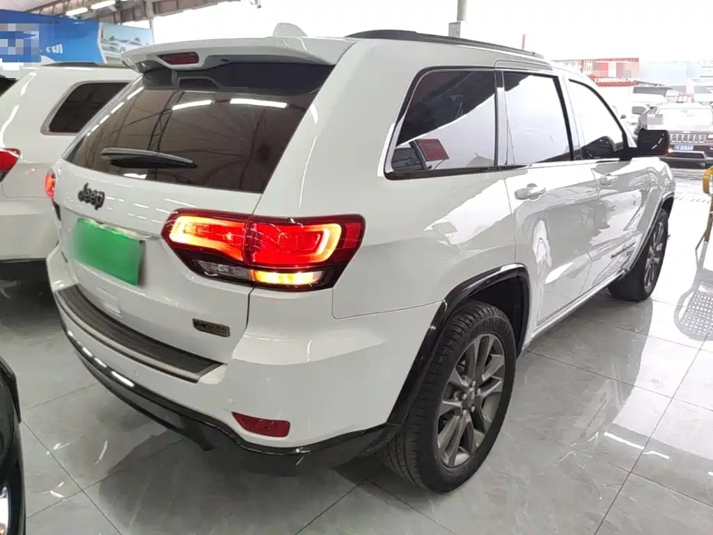 Grand Cherokee (Import) 大切诺基进口 2016款 3.6 L 75周年致敬版