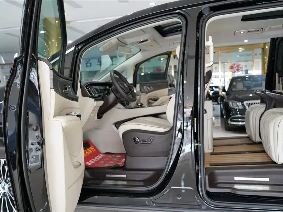 Denza D9 DM-i 970 Luxury