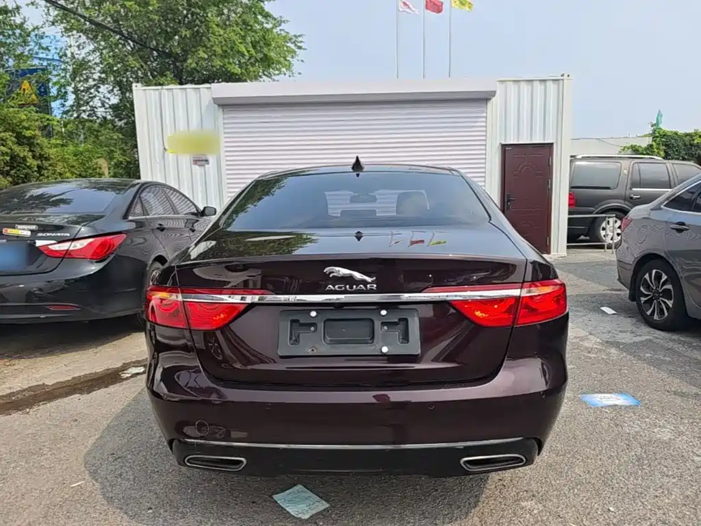 Jaguar XFL XFL 2.0 T 200 PS Luxury