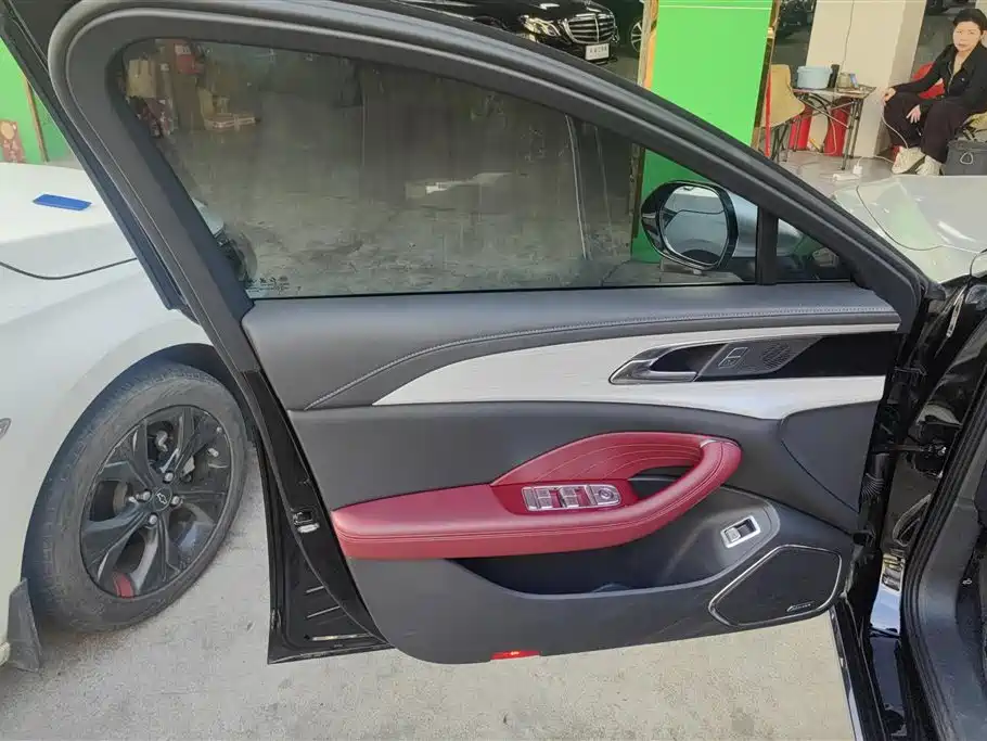 Hongqi H5 2.0 T Auto Flagship Smooth