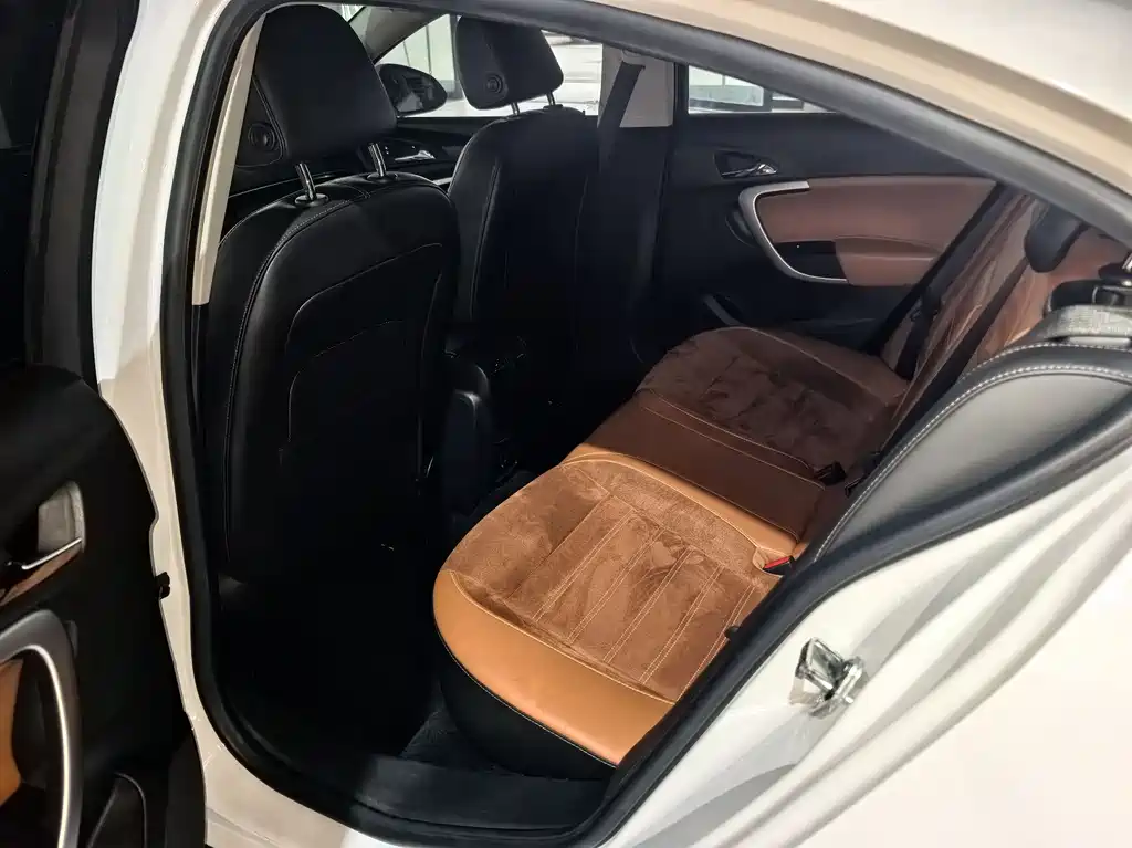 Regal 1.6 T Elite Tech