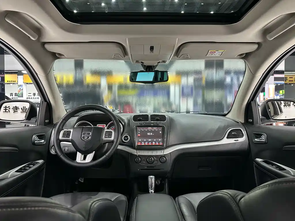 Journey 2.4 L 2 WD Premium Style