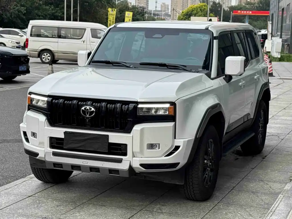 Prado 2.4 T Cross BX 5-seat