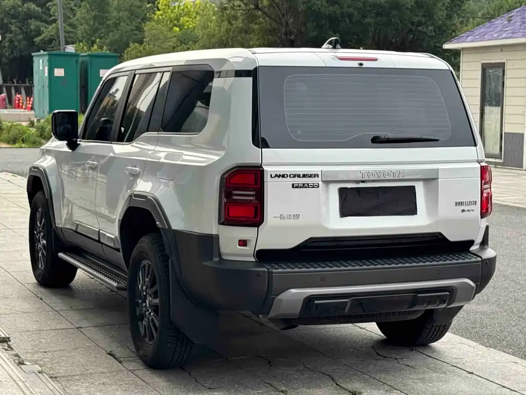 Prado 2.4 T Cross BX 5-seat