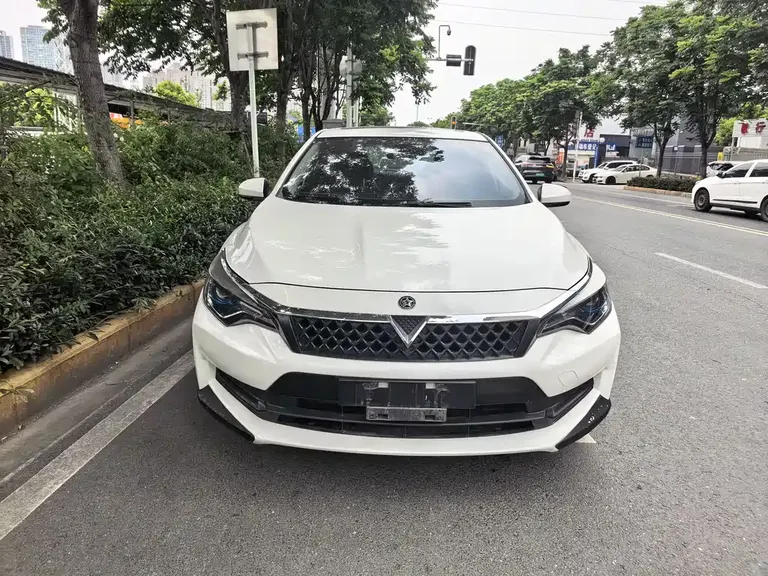 Venucia D60 1.6 L XE CVT Smooth Travel