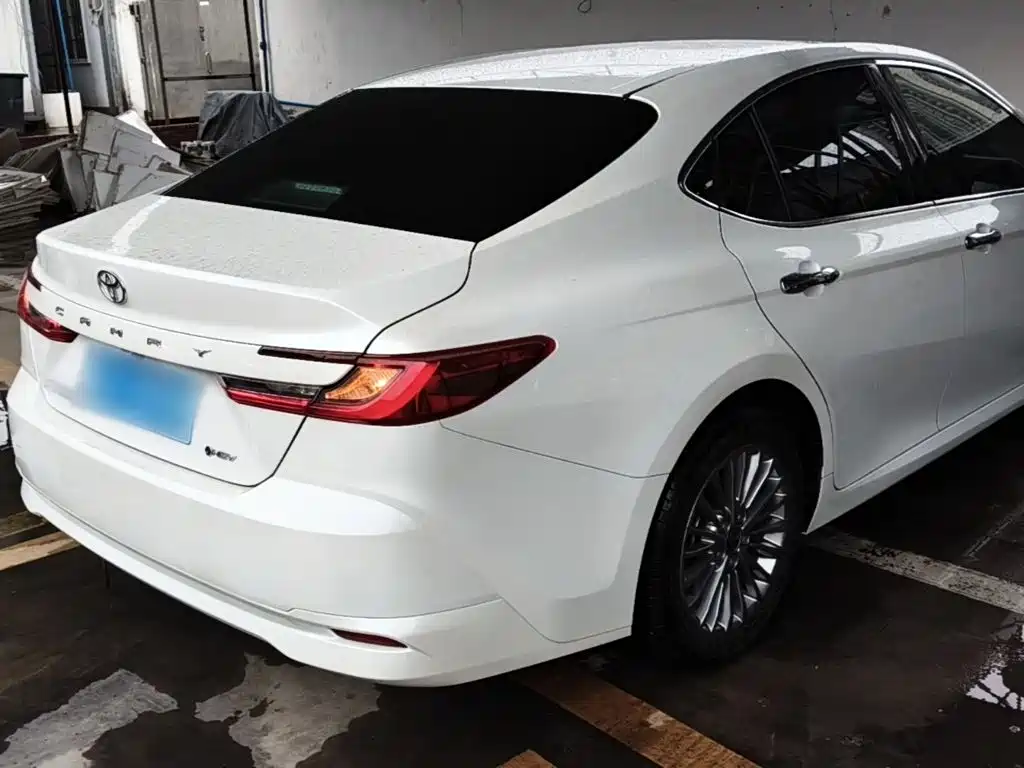 Camry 凯美瑞 2026款 双擎 2.0 HGVP 豪华版