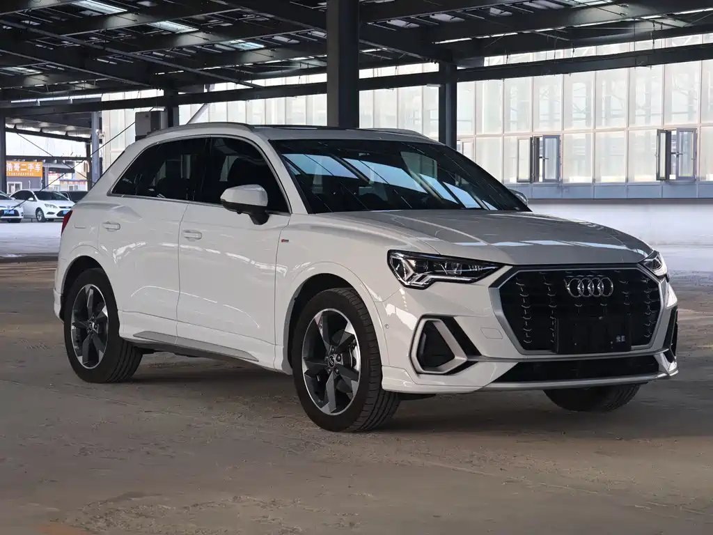 Audi Q3 35 TFSI Fashion Dynamic (1.4 T)