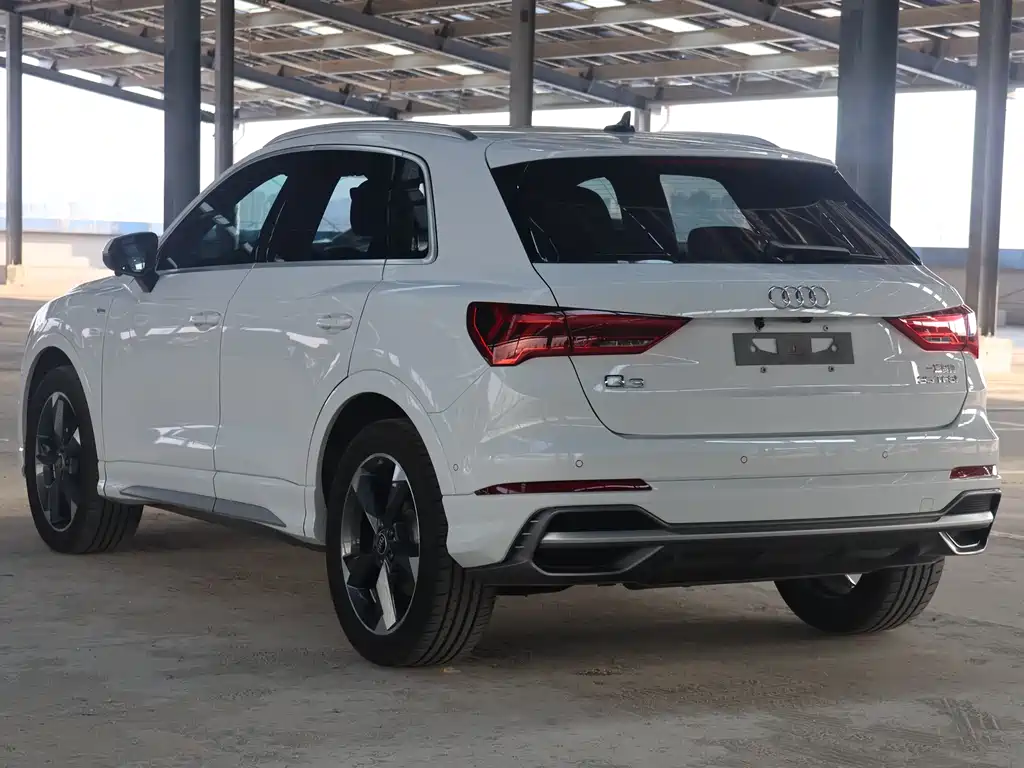 Audi Q3 35 TFSI Fashion Dynamic (1.4 T)