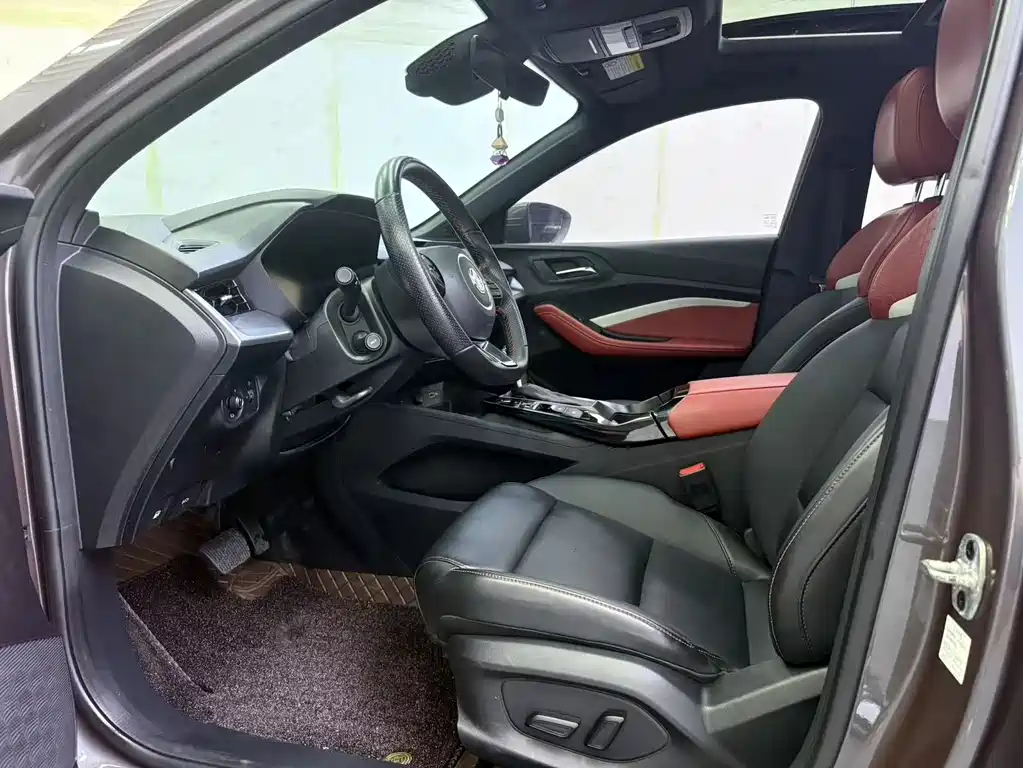 MG5 180 DVVT CVT Youth Luxury