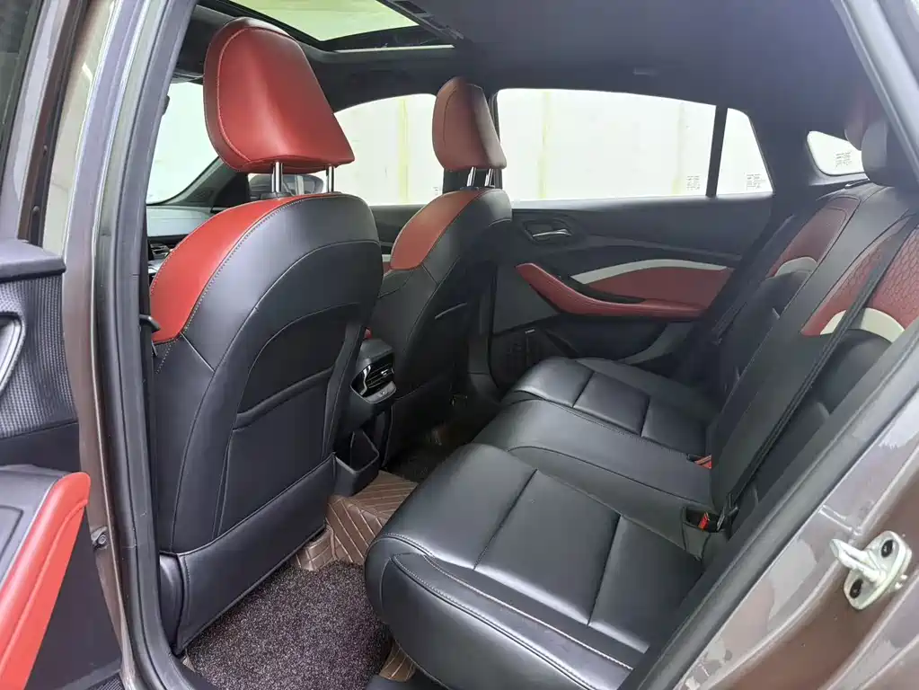 MG5 180 DVVT CVT Youth Luxury