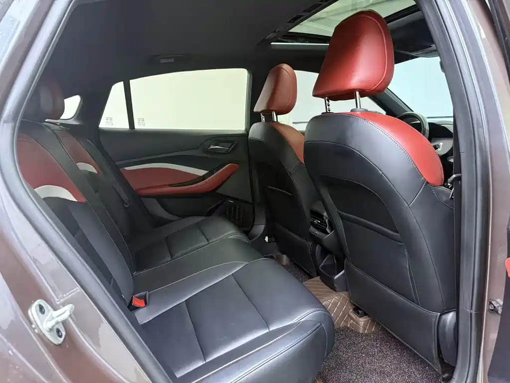 MG5 180 DVVT CVT Youth Luxury