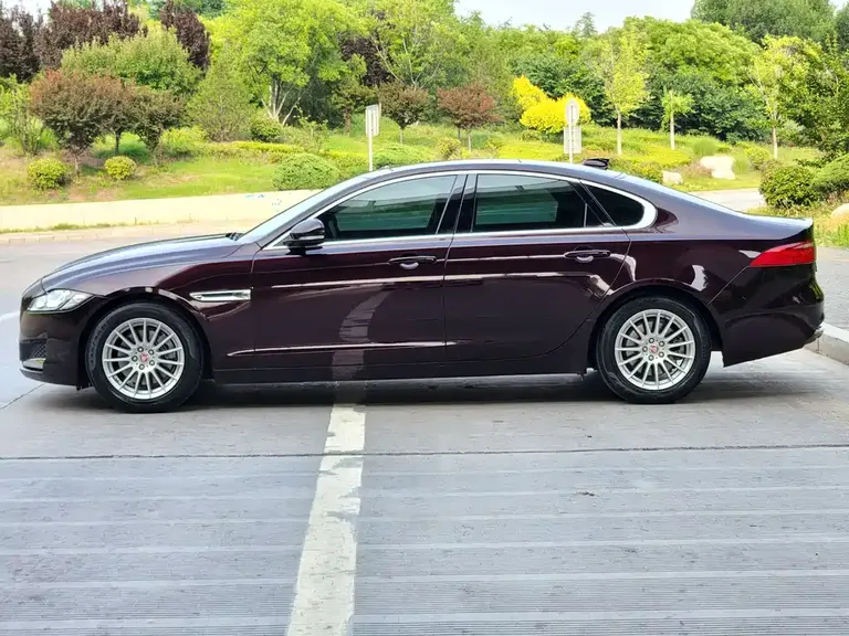 Jaguar XF XF 2.0 T 2 WD Elegance