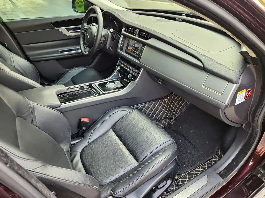Jaguar XF XF 2.0 T 2 WD Elegance