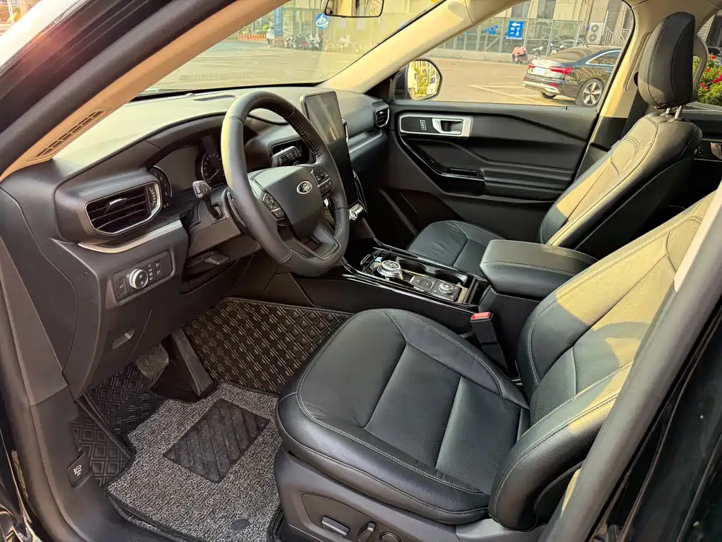 Explorer EcoBoost 285 4 WD Style 6-seat