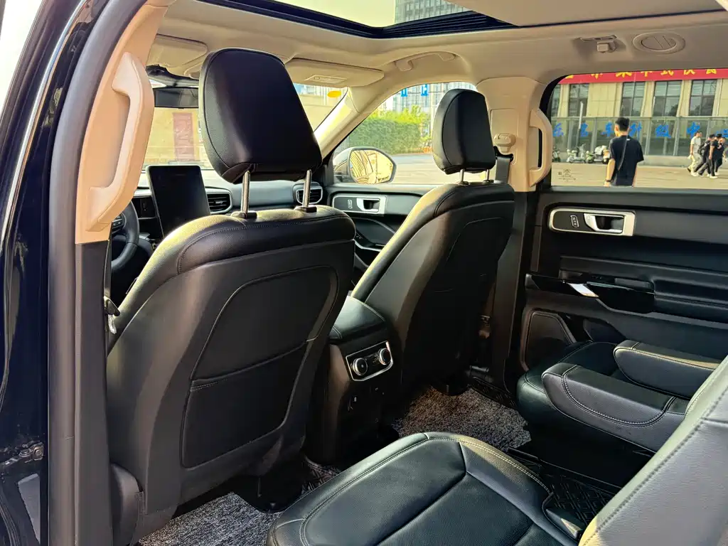 Explorer EcoBoost 285 4 WD Style 6-seat