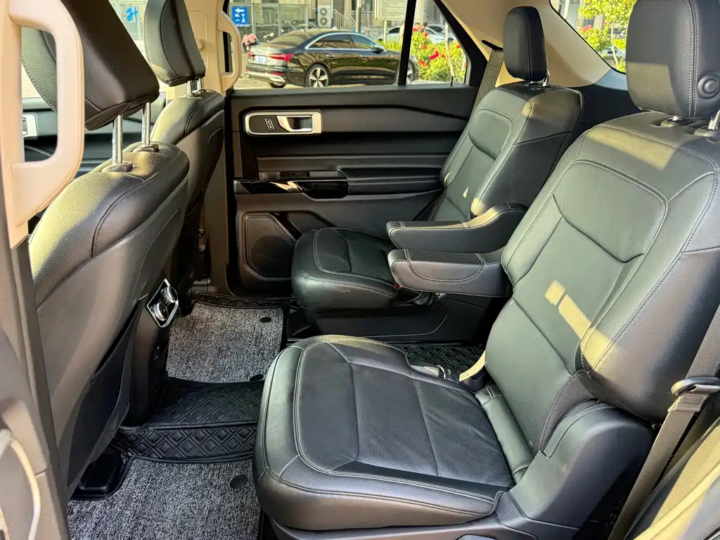 Explorer EcoBoost 285 4 WD Style 6-seat