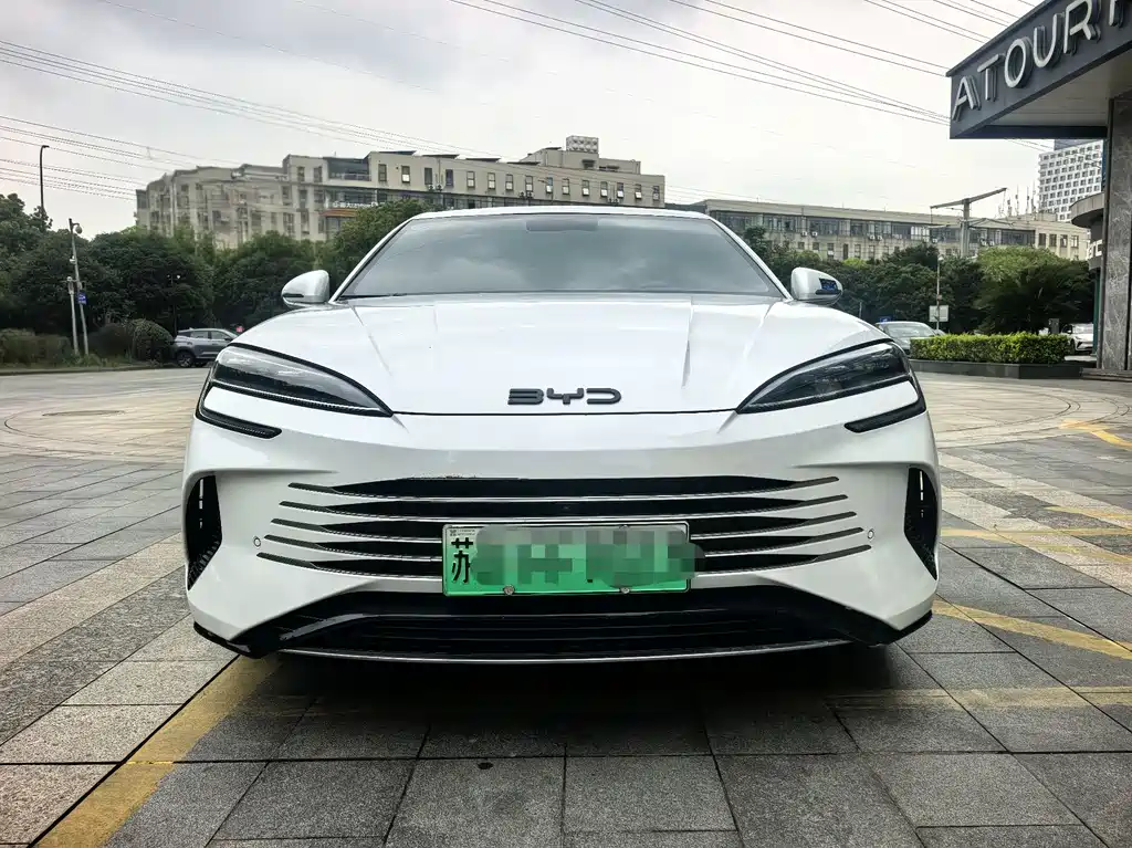 Seal DM-i 1.5 L 121 km Luxury