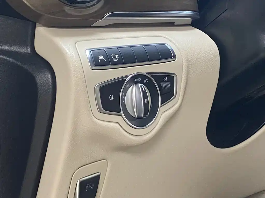 Mercedes-Benz V-Class V 260 L LWB Range Luxury