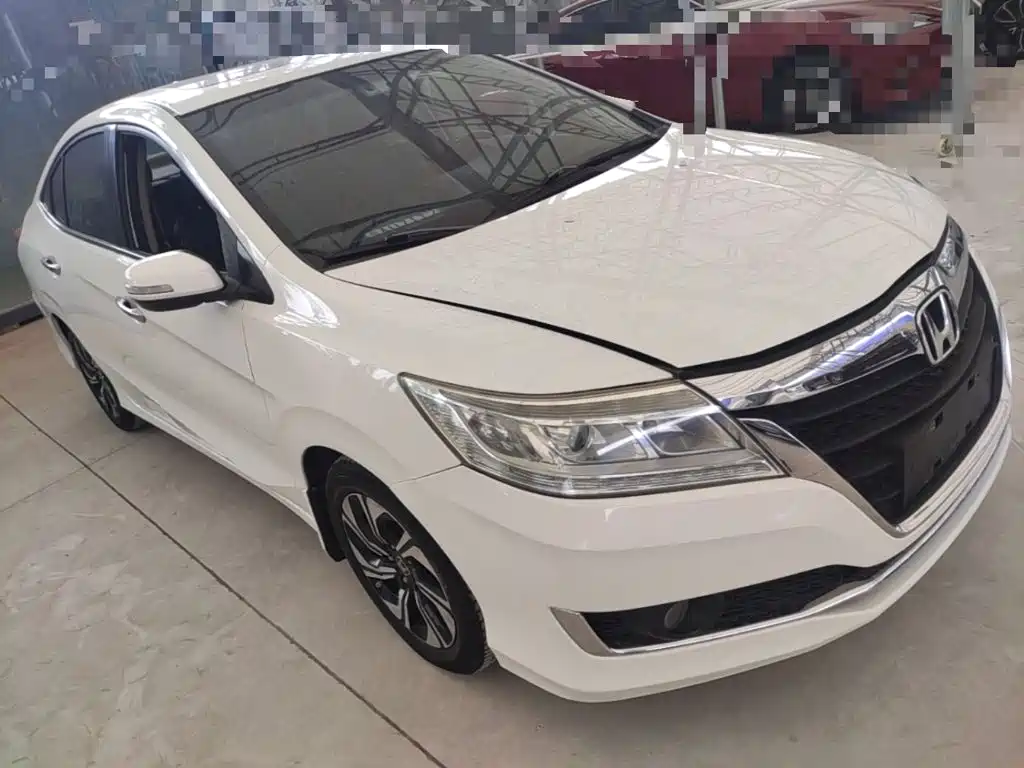 Crider 1.8 L CVT Luxury