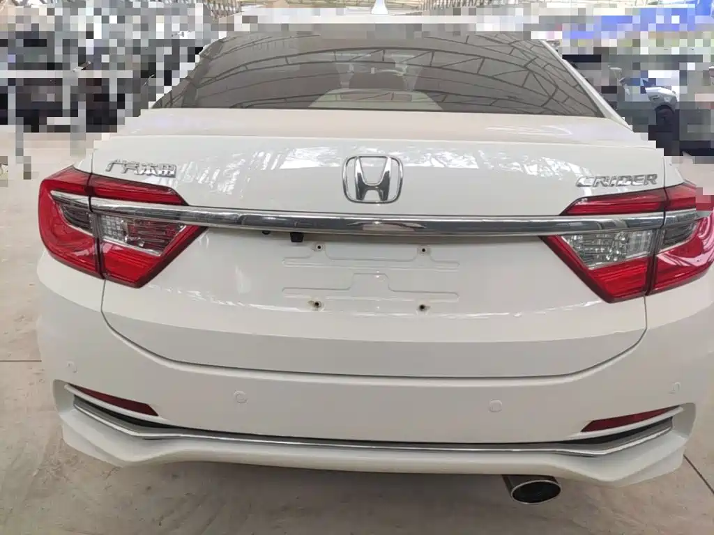 Crider 1.8 L CVT Luxury
