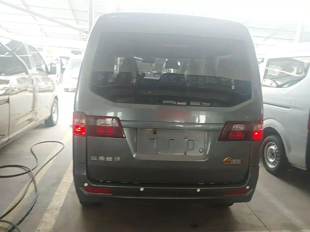 Jin Haishi M Classic 金海狮M经典 2023款 1.5 L 工程狮客车 5/6/7座