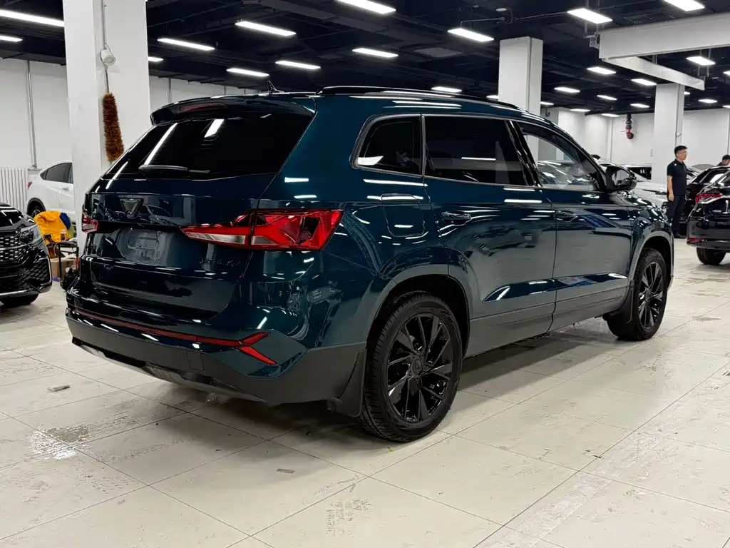 Jetta VS7 Black Sharp 1.4 T Auto Glory Pro
