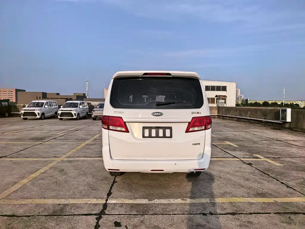Refine M4 Business Travel Series 1.9 T Diesel Manual Comfort