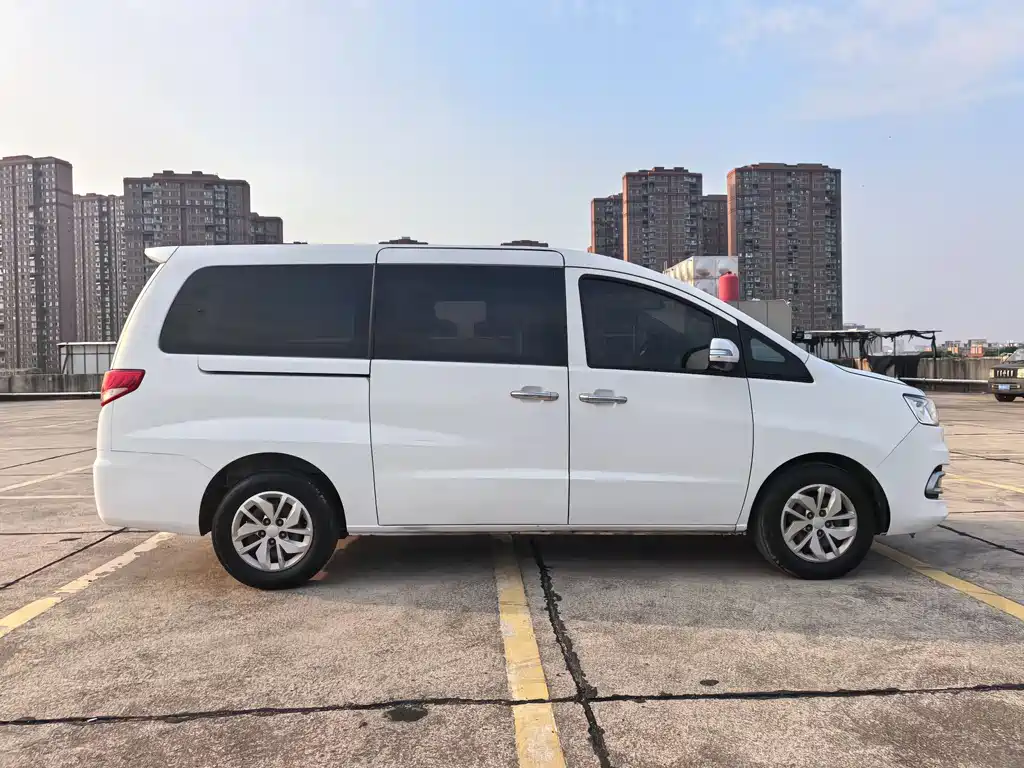 Refine M4 Business Travel Series 1.9 T Diesel Manual Comfort