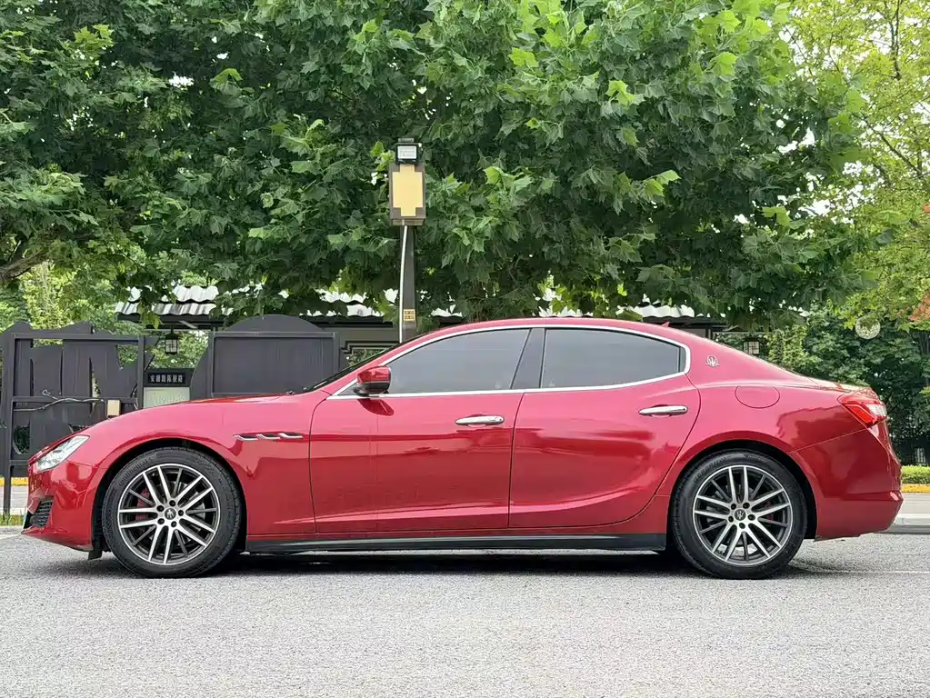 Ghibli Facelift 3.0 T Standard