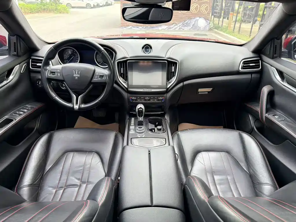 Ghibli Facelift 3.0 T Standard