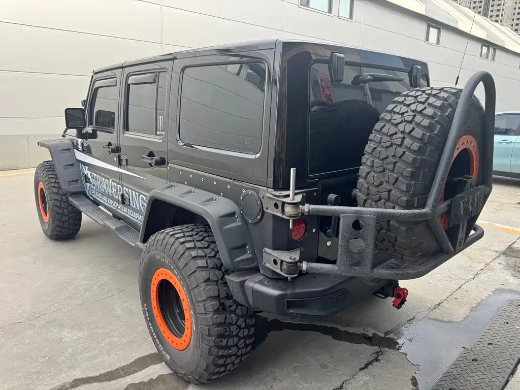 Wrangler 3.6 L Sahara 4-door
