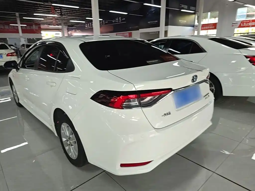 Corolla Dual Engine 1.8 L E-CVT Pioneer