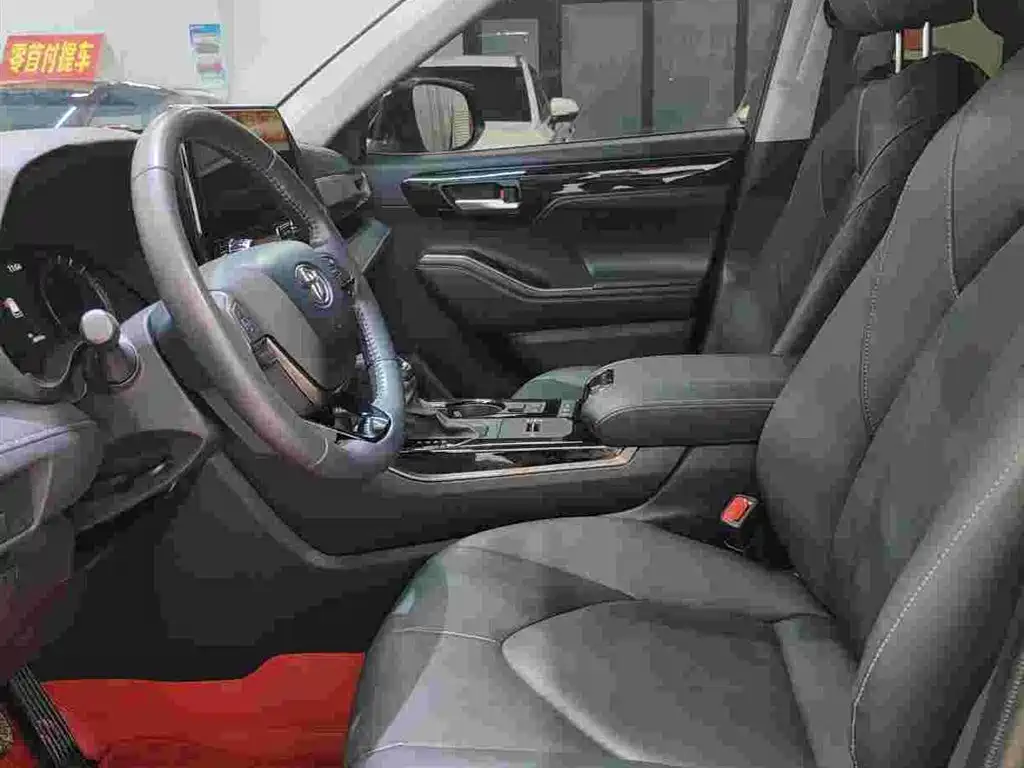 Highlander 2.5 L Smart e-Hybrid Dual Engine 4 WD Knight 7-seat