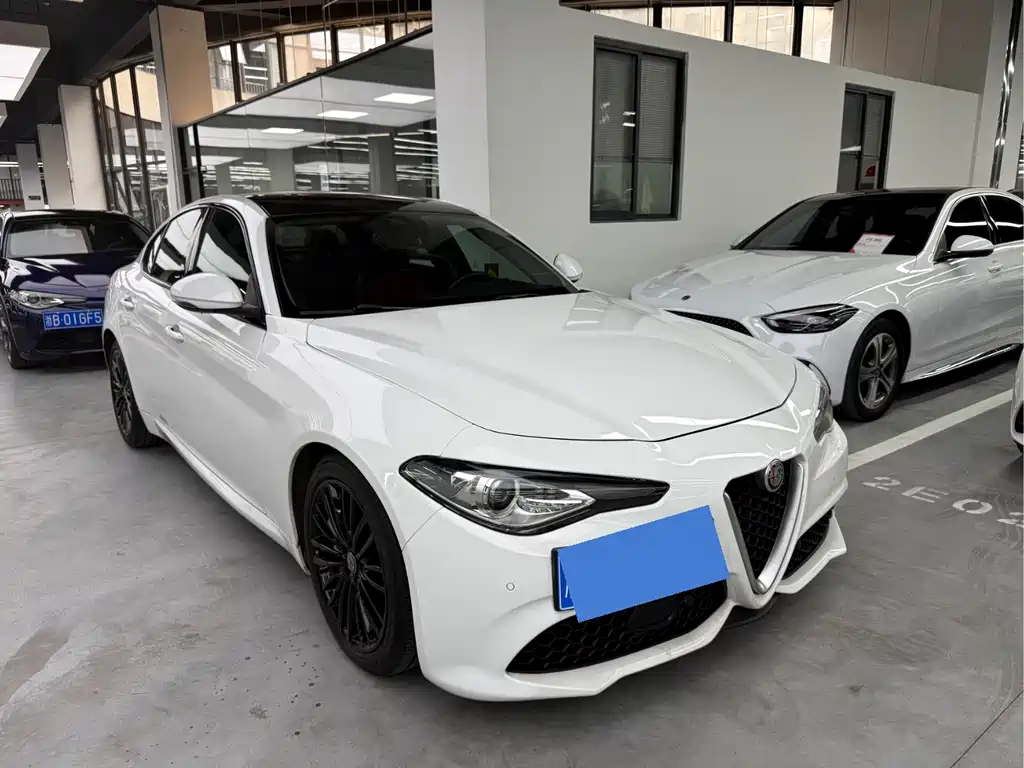 Giulia 2.0 T 280 HP Luxury Sport