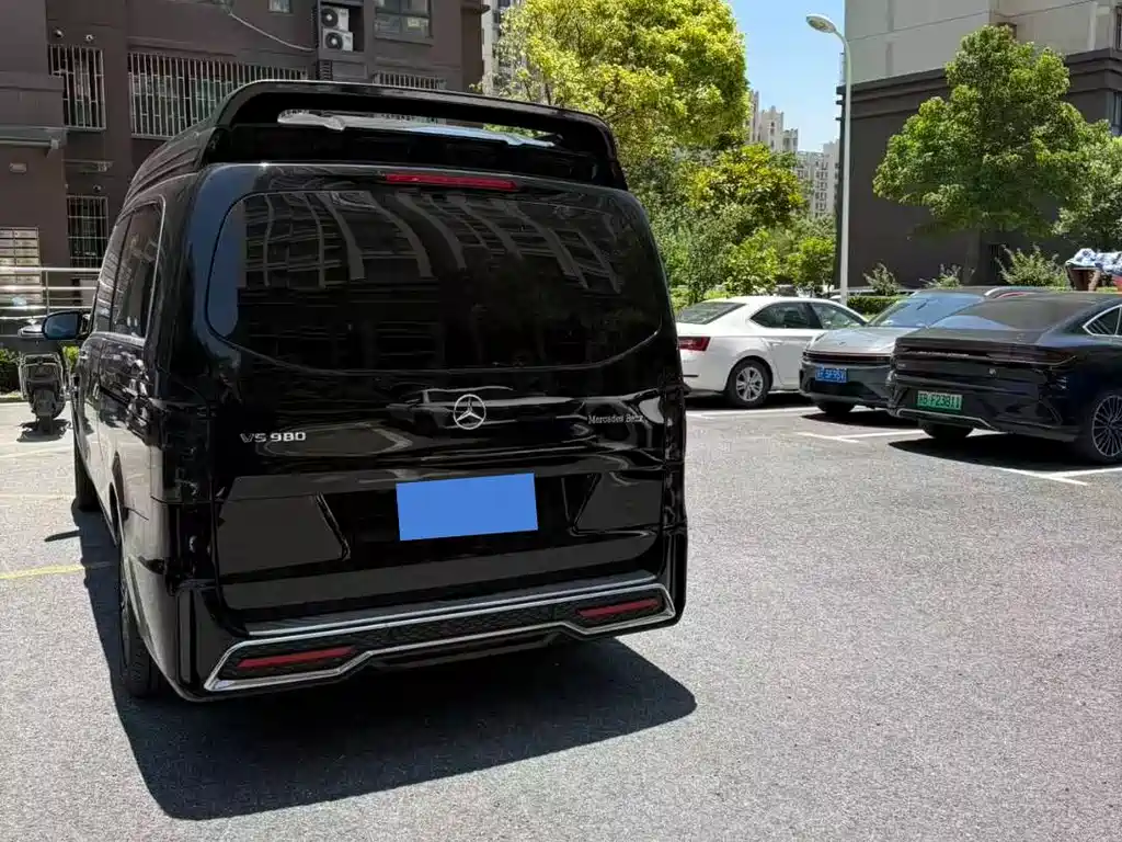 Vito 威霆 2023款 2.0 T 精英版 8座