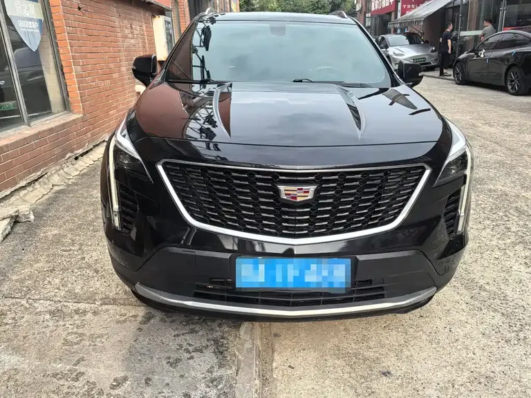 Cadillac XT4 Facelift 28 T 2 WD Leading