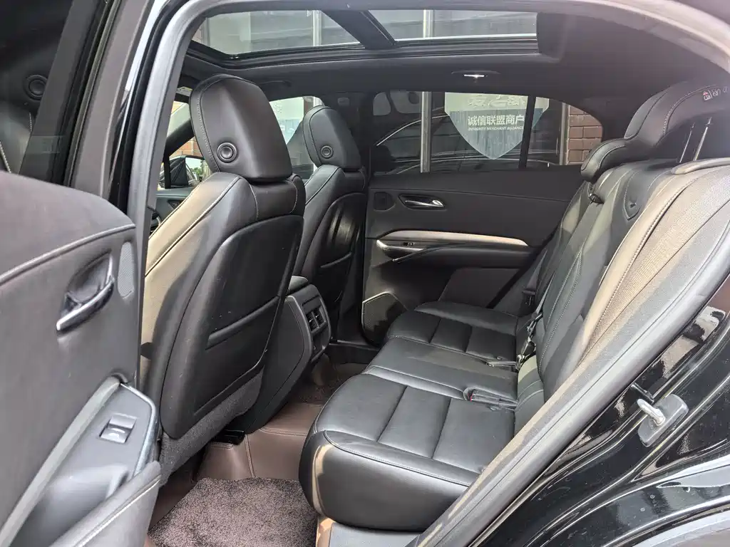 Cadillac XT4 Facelift 28 T 2 WD Leading