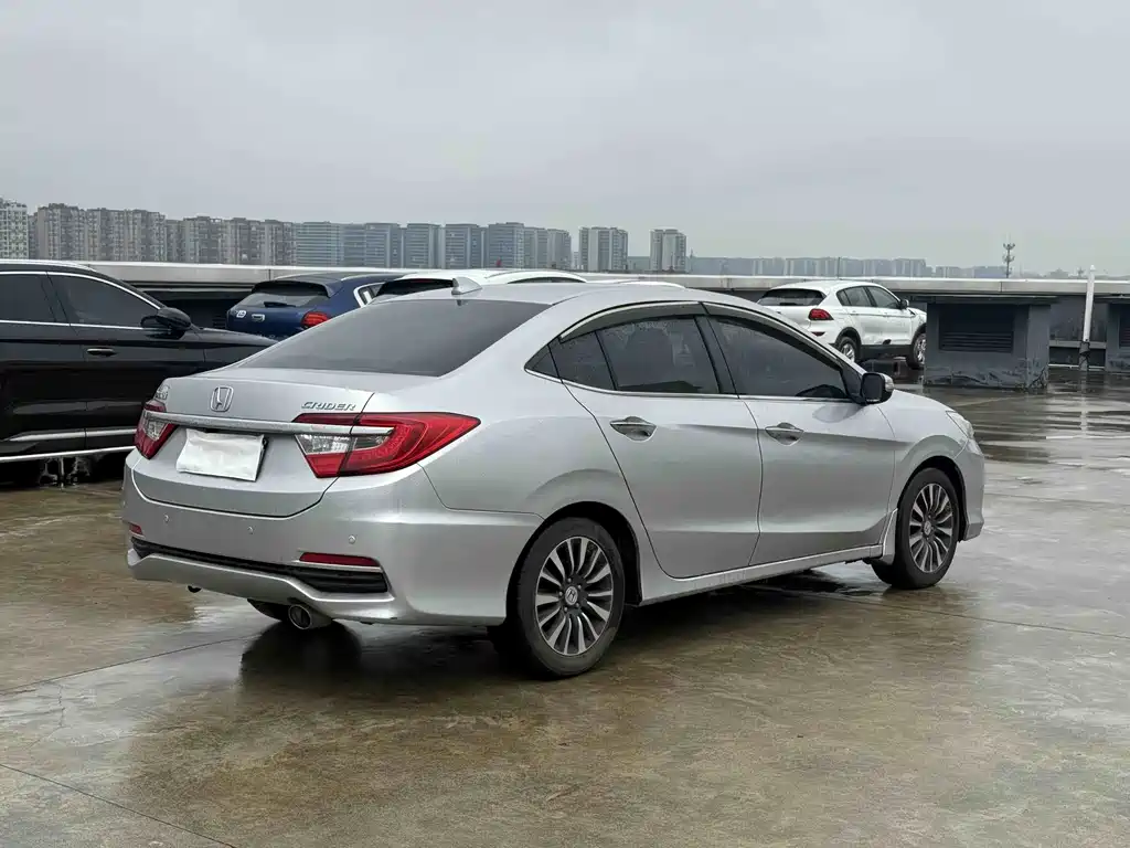Crider 1.8 L Auto Comfort