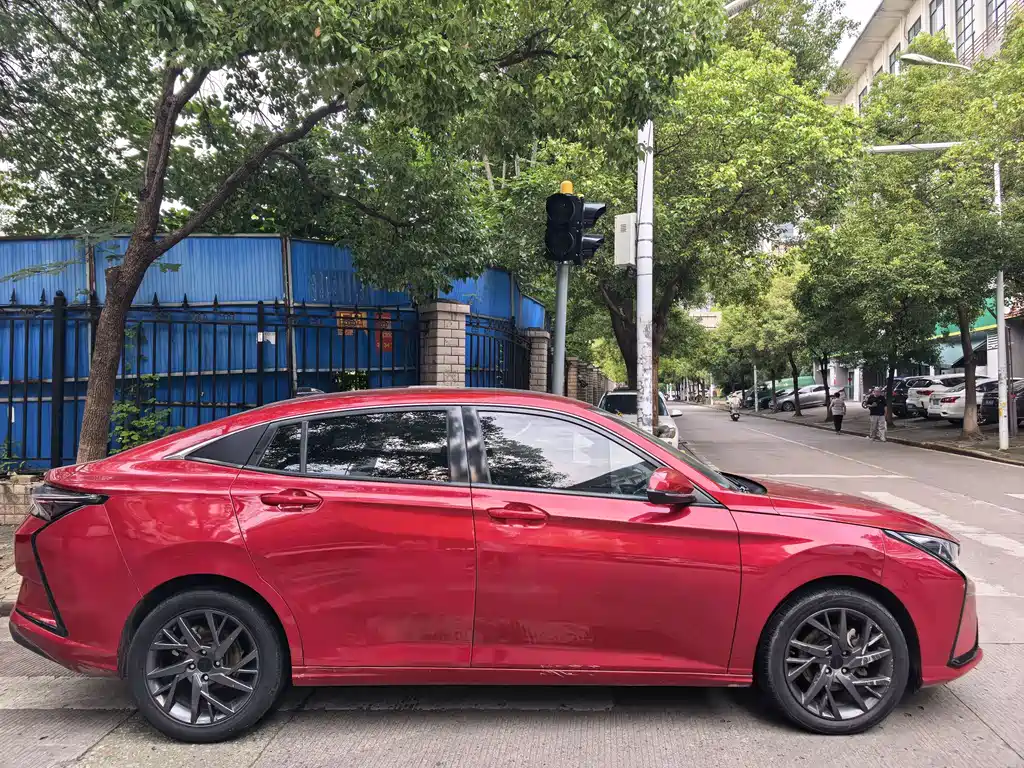 Yixuan 230 T Auto Wind Chaser