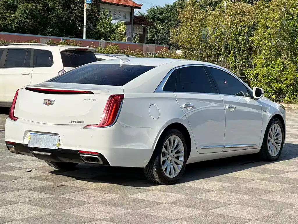 Cadillac XTS 28 T Tech