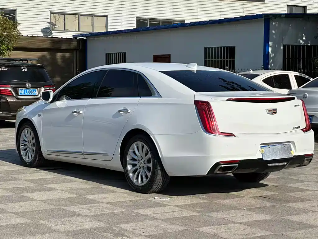 Cadillac XTS 28 T Tech