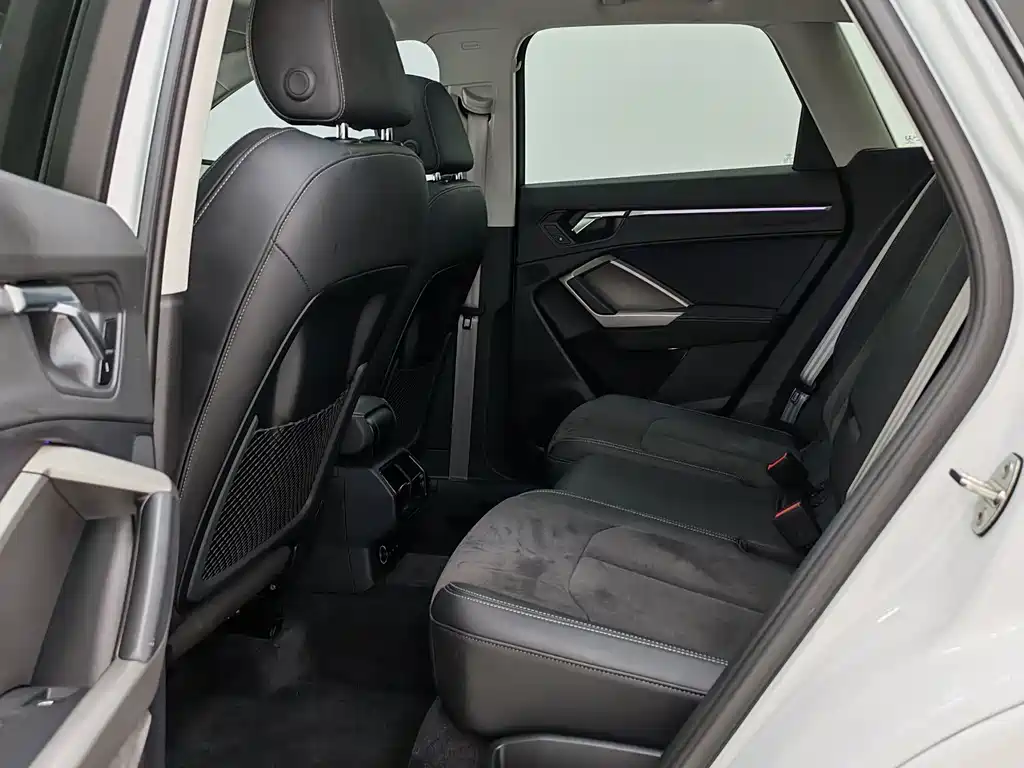Audi Q3 35 TFSI Fashion Dynamic (1.4 T)